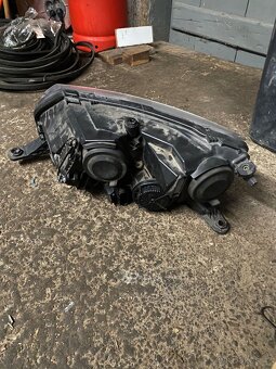 Pravé přední světlo Škoda Rapid - 2