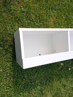 Nástěnná police bílá - 2