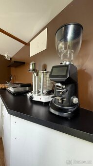 Plně vybavený stánek na rychlé občerstvení/kávu/trdelníky - 2