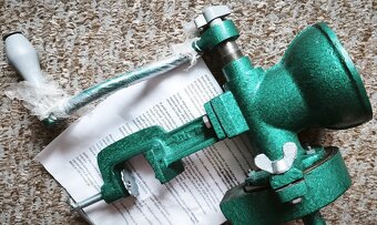 Mlýnek na obilí - Predátor BX 09 - NOVÝ - 2