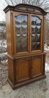 Masivní rustikální vitrína - 2