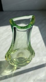 Hutní sklo - váza - 2