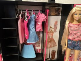 Barbie s šatní skříňkou - 2