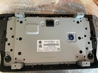 Škoda Superb 3 Lcd Panel Amundsen. - 2