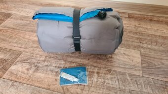 Samonafukovací karimatka Yate Guide - 2