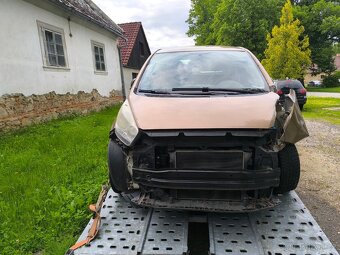 Kia venga 1,4 benzín - 2