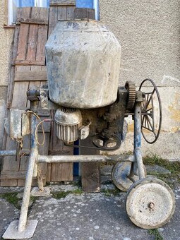 Stavební míchačka - 2