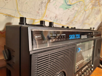 Radiomagnetofon RFT SKR720 z roku 1988 - 2