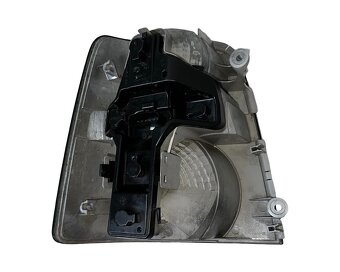 Pravé zadní vnější světlo 1T0945096N VW Touran 1T2 FL 2007 - 2