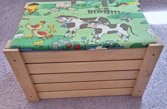 Dřevěný úložný box na hračky + plyšáci zdarma - 2