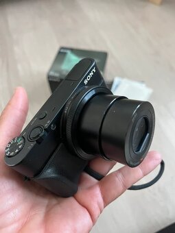 Sony DSC RX100 se 2 bateriemi a pouzdrem - 2