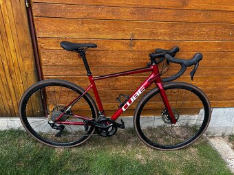Silniční kolo CUBE ATTAIN SL 2022 red´n´white - 2