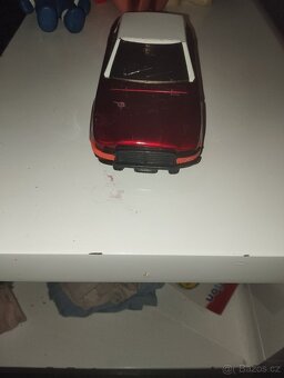 Staré hra ký plechové auto - 2