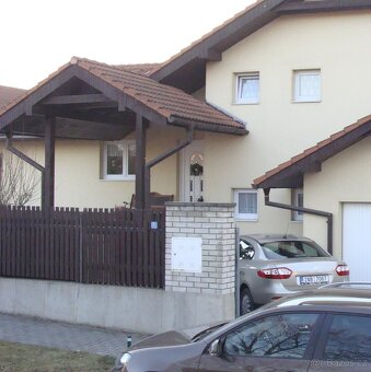 6 ks plastových okýnek s izolačním dvojsklem 75x75 cm - 2