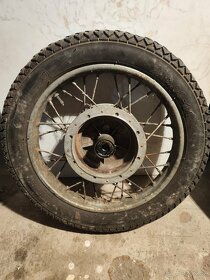 Ráfky s pneumatikami na Maneta - 2