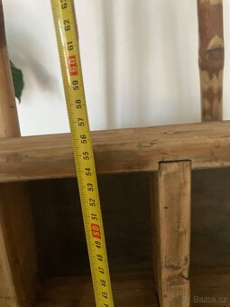 Renovovaná police na kořenky - 2