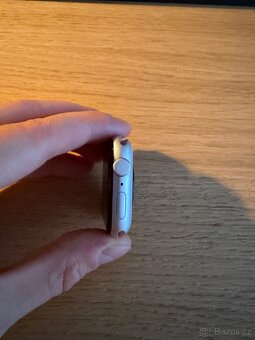 Apple Watch SE 2. generace + řemínek - 2