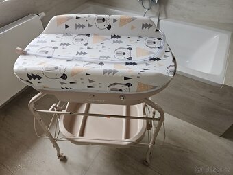 Přebalovací stůl s vaničkou - 2