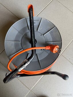 Prodlužovací kabel na bubnu 50m - 2