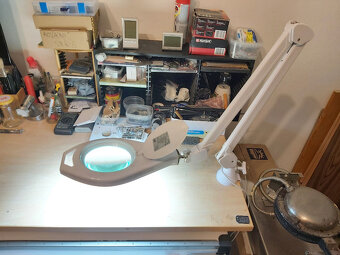 Lupa velká + silná lampa - 2