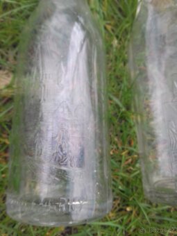 Láhve od Mléka Staré - 2