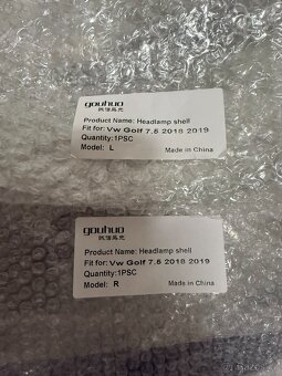 Sklo - plexi světlometu Golf 7 - pár - 2
