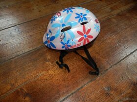 Prodej cyklistické helmy - 2
