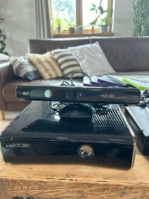 Xbox 360 (250GB), 2 ovladače, kinect, hry na DVD i stáhnuté - 2