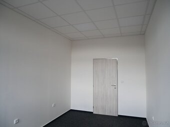 Pronájem kanceláře 14,78 m2 v centru města - 2