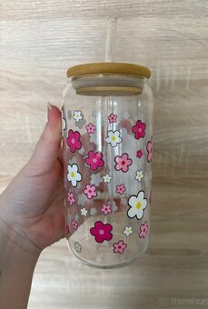 Nová sklenice na pití Hello Kitty kytičky - 2