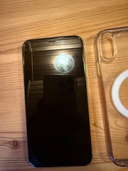 Apple XR 64 GB jako nový - 2