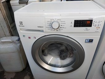 Prodám Slim pračku zn. Electrolux 6 kg Zdarma dovezu - 2