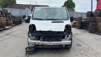 Opel Vivaro 2.0dci M9R E7 Na náhradní díly - 2