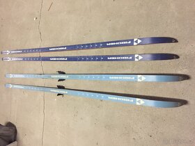 2 páry starších běžel Fischer o délce 210cm + hole 160cm - 2