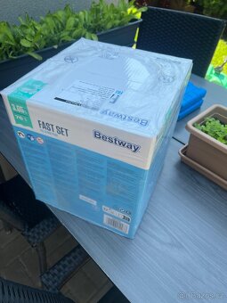 NOVÝ Bazén Bestway - 2
