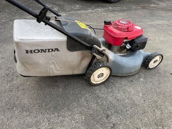 zahradní sekačka HONDA - 2
