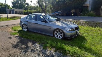 Bmw e90 330i 190Kw - 2