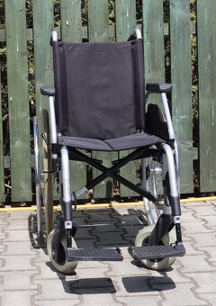 031-Mechanický invalidní vozík Meyra. - 2