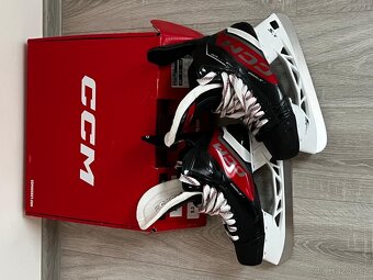Brusle CCM JETSPEED FT670 wide - 2