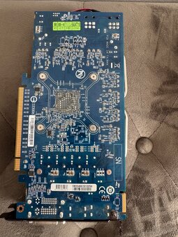 Gigabyte AMD Radeon HD 6850 GPU - 2
