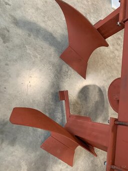 Predám pluh dvojak 2pluh za malotraktor tz4k14 ,mt8 132.2 - 2