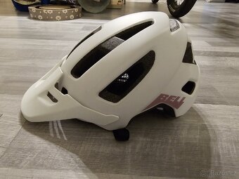 Cyklistická přilba Bell - 2