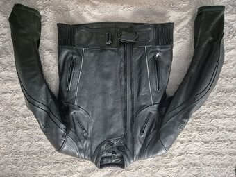 Kožená bunda na motorku a kevlarové rukavice - 2