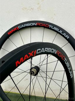 Karbonová zapletená silniční kola MAX1 1150g - 2