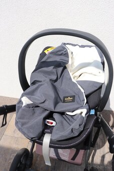 Kombinovaný kočárek Roan Bloom - 2