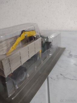 MODEL SKODA 706 R - 2