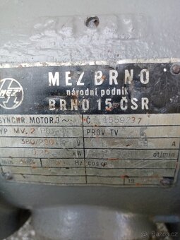 Elektromotor s převodem - 2