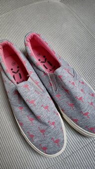 Tenisky s plameňákem - 2