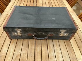 Prodám starožitný kufr. - 2