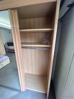 Šatní skříň - 2